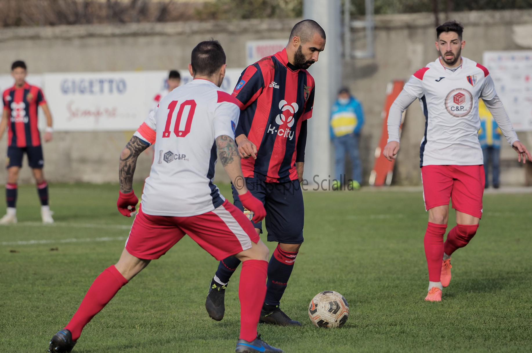 A FRANCAVILLA TERZO KO DI FILA. La Casertana lotta ma perde ancora, vetta a -5. La fotogallery dell’incontro