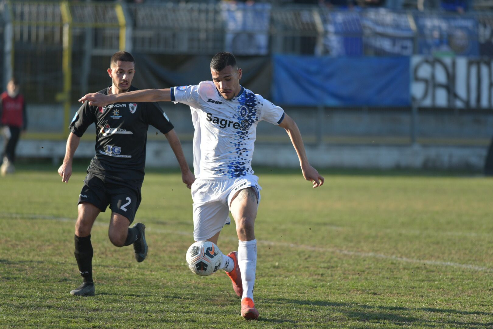 CASERTANA, A SAN GIORGIO SETTORE OSPITI CHIUSO. Terza gara senza tifosi: quando manca il dodicesimo uomo i precedenti sono negativi