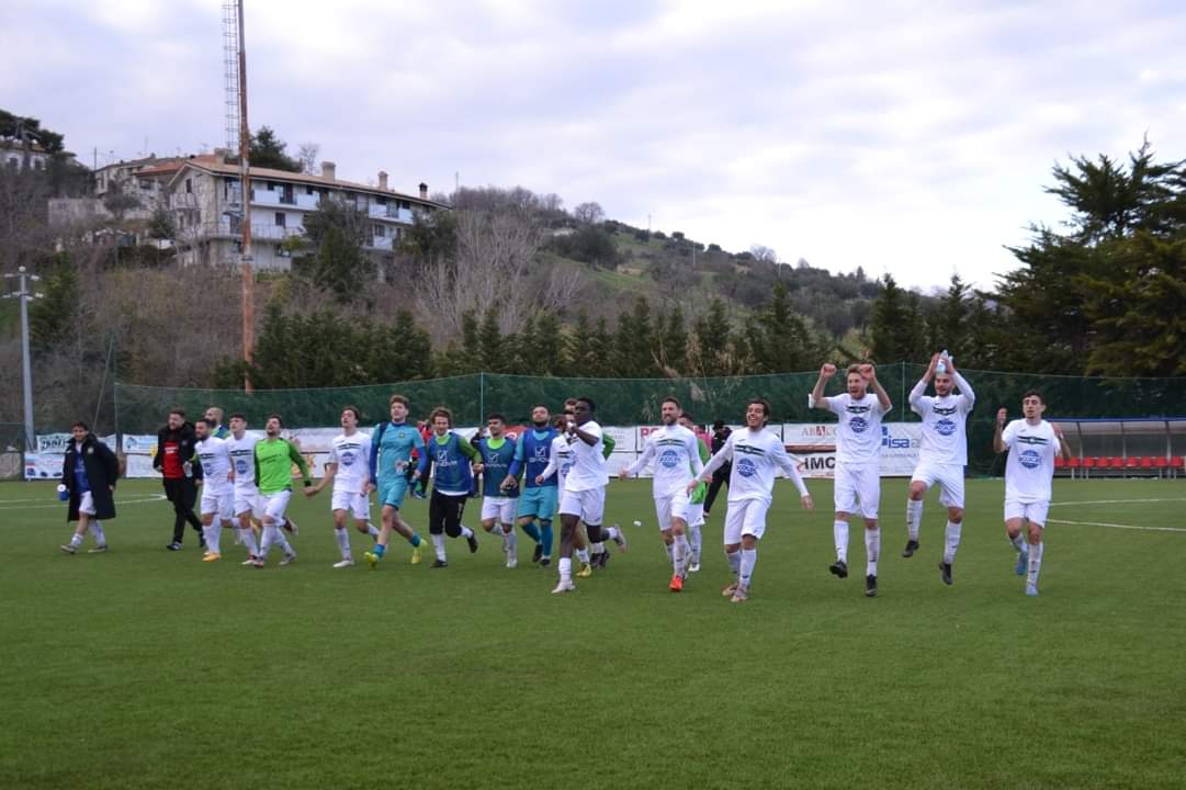 MATESE, COL CASTELNUOVO VOMANO A CACCIA DEI PLAY-OFF. Negli abruzzesi occhio all’ex di turno e al centravanti ex Roma ed Ascoli