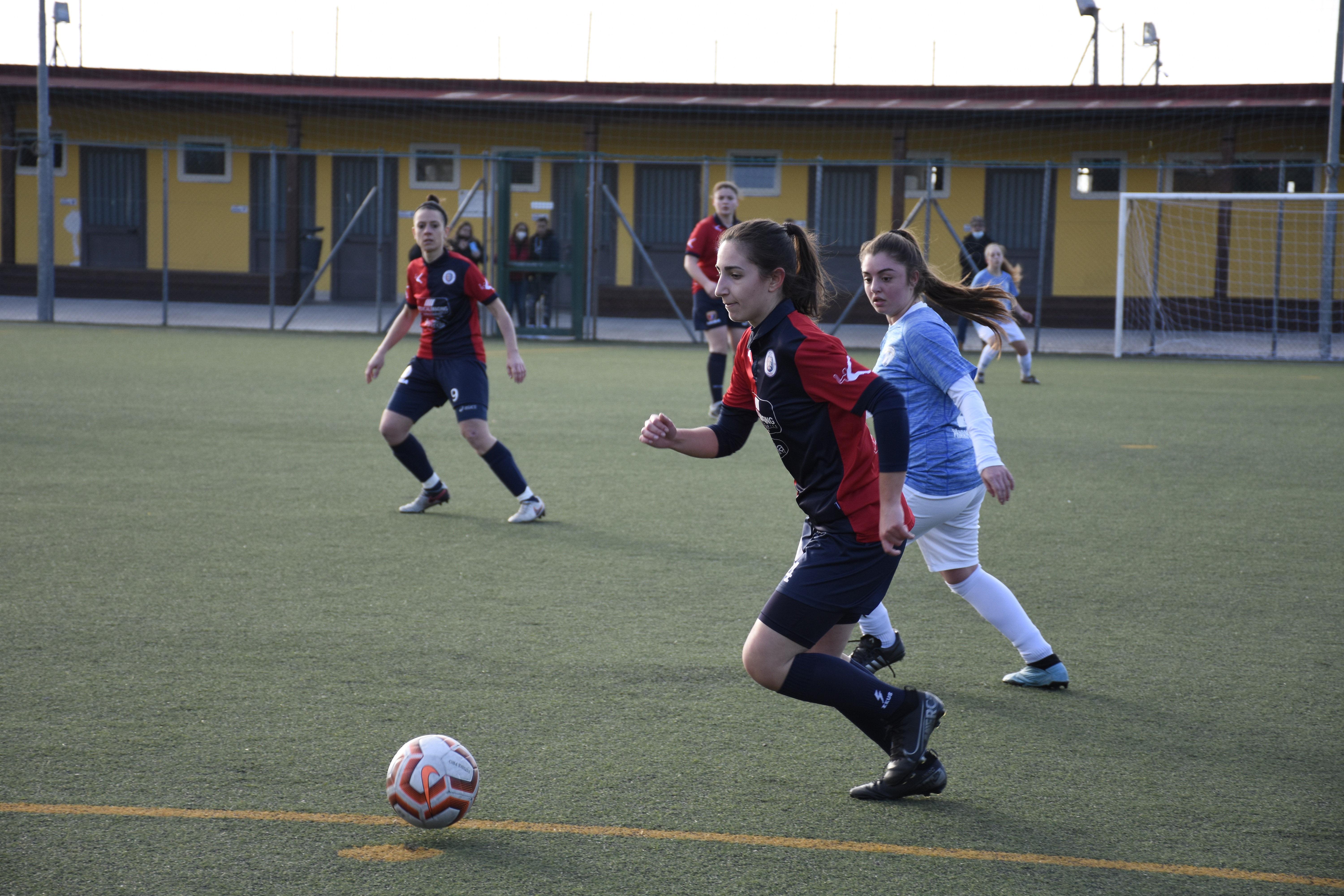 ECCELLENZA FEMMINILE. Caserta Calcio rimaneggiato, le beneventane hanno vita facile al ‘Talamonti’