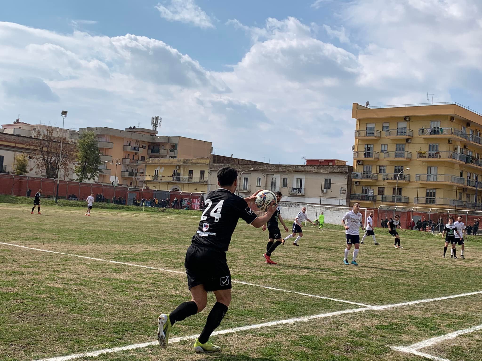 LA MADDALONESE BLOCCA LA FRATTESE. Proteste nerostellate per un goal annullato, al “Cappuccini” finisce in parità