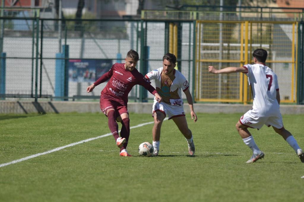 REAL AVERSA INVALICABILE, È SALVEZZA. Acireale bloccato sul pari al “Bisceglia”