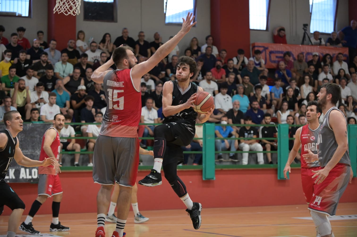 SVANISCE IL SOGNO PROMOZIONE. Juvecaserta mai in partita, Angri vince gara 3 e vola in finale