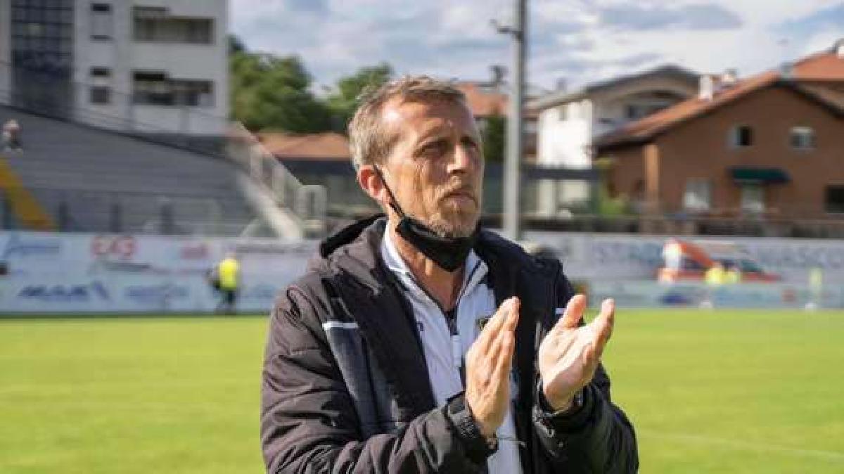 RIVOLUZIONE TECNICA. La Casertana concede carta bianca a mister Parlato: ecco i collaboratori del nuovo allenatore rossoblù