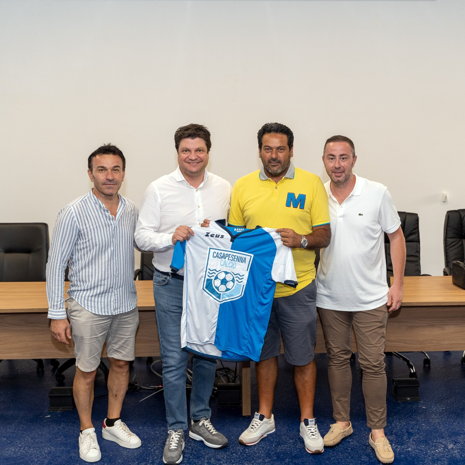 NASCE IL NUOVO CASAPESENNA. La squadra biancazzurra presenta organigramma, staff e l’intera rosa