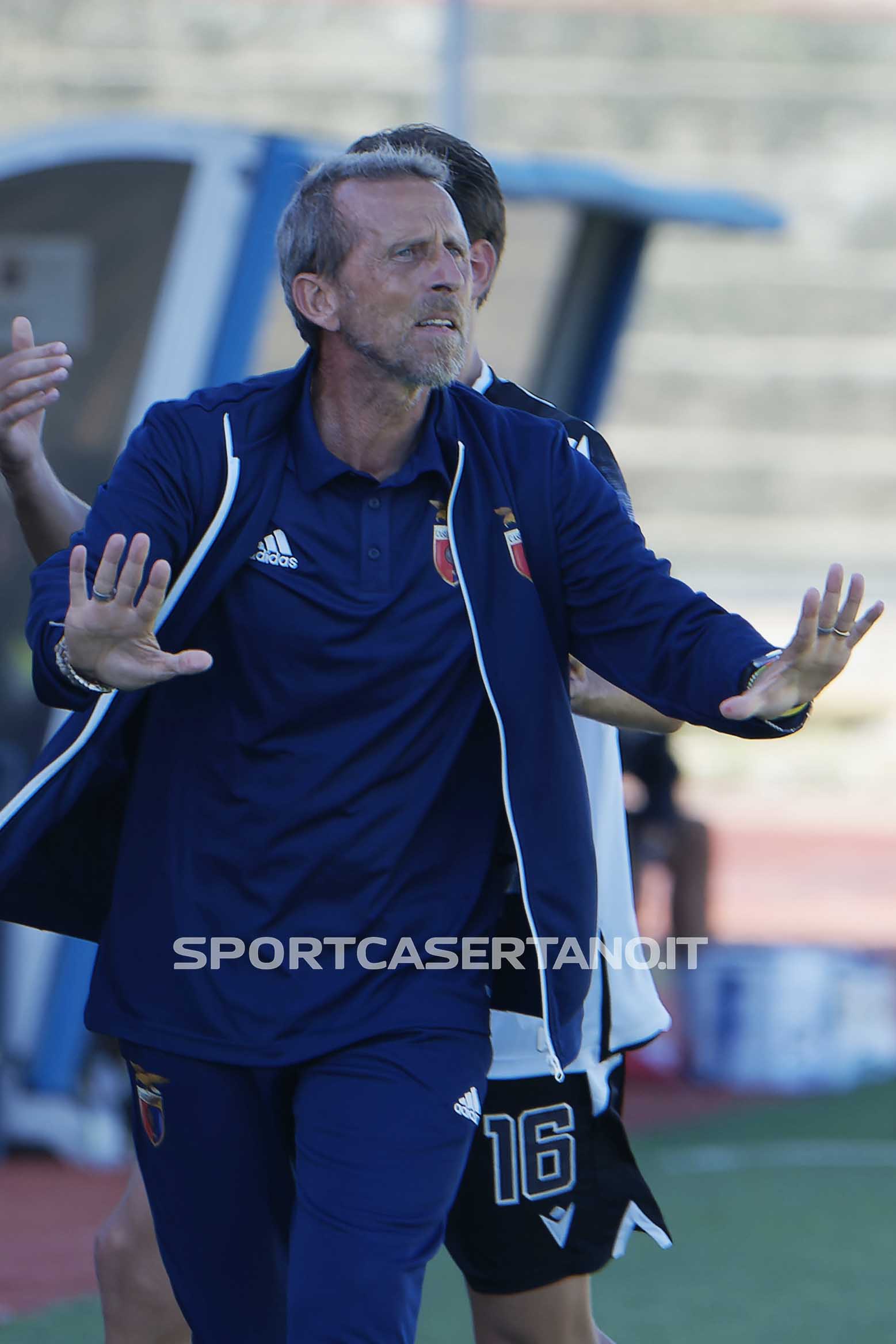 IL DERBY DEL PINTO. Parlato alza l’asticella: “Lavoriamo per restare lassù in vetta. I miei ragazzi pronti ad affrontare un avversario come la Paganese”