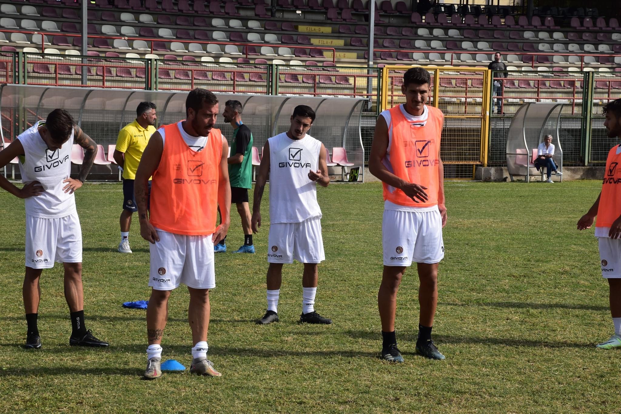 REAL AVERSA, PORTA STREGATA. I normanni le tentano tutte: l’Acireale resiste