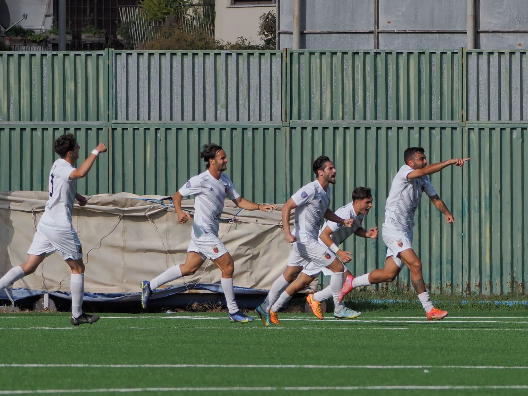 L'esultanza di Favetta (Foto Giuseppe Scialla)