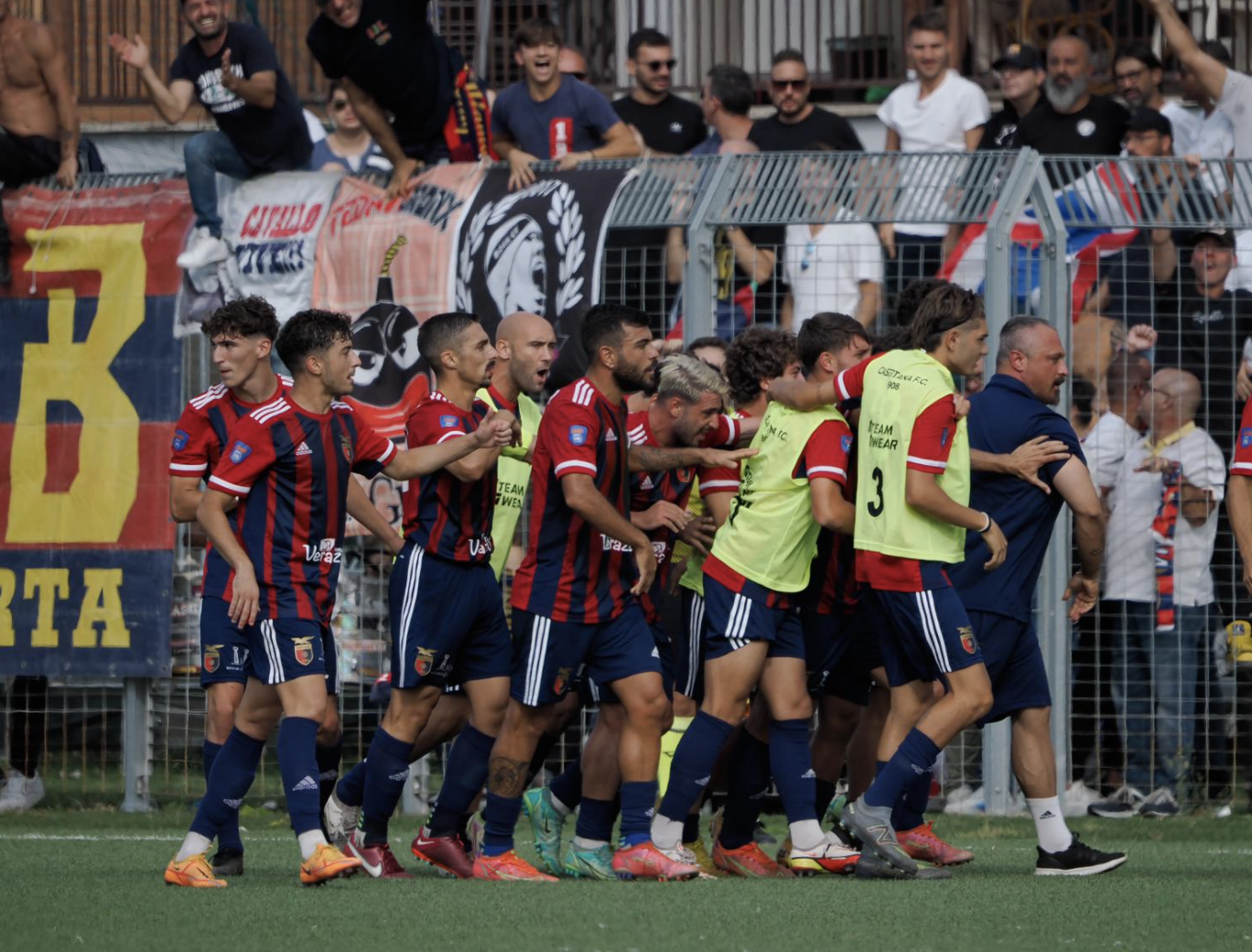 ROBOANTE SUCCESSO ESTERNO. Casertana-spettacolo, Monterotondo spazzato via. La fotogallery dell’incontro