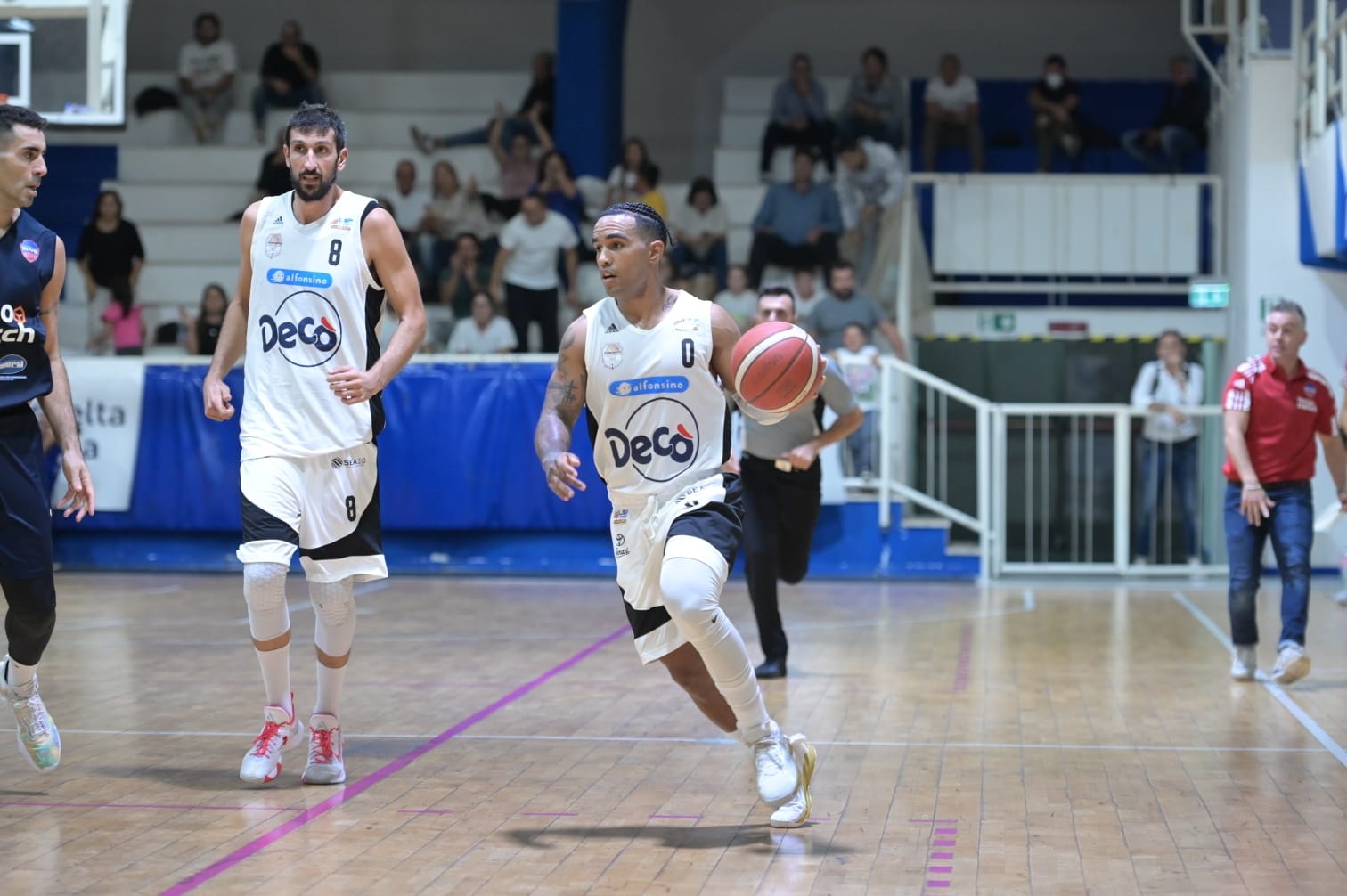 BIANCONERI SCONFITTI IN CASA. Debutto amaro in B per la Juvecaserta: Ruvo di Puglia passa senza problemi al ‘Medaglie d’Oro’