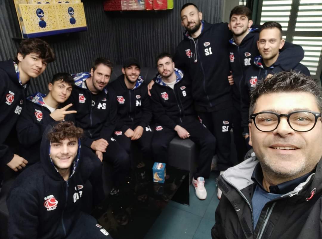 La Mondo Camerette One team Basket Caserta passeggia sul campo del Forio