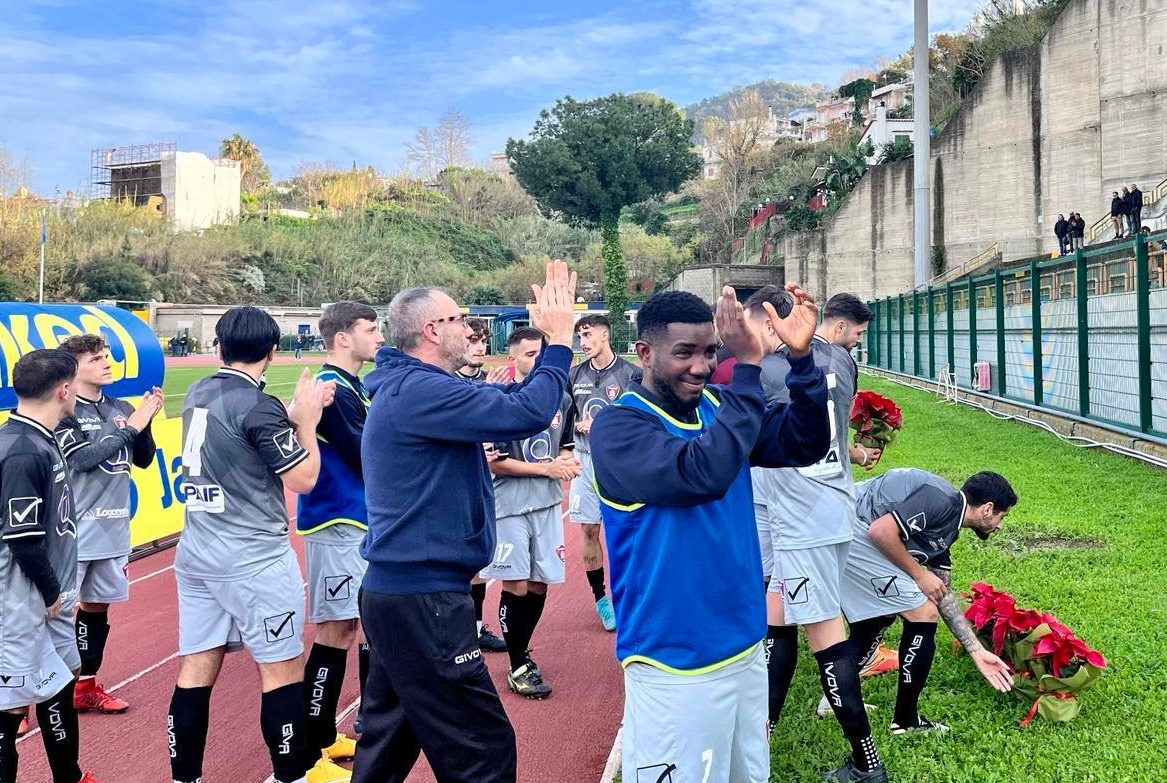 BEL GESTO MADDALONESE. Il popolo d’Ischia applaude l’omaggio per le vittime della tragedia