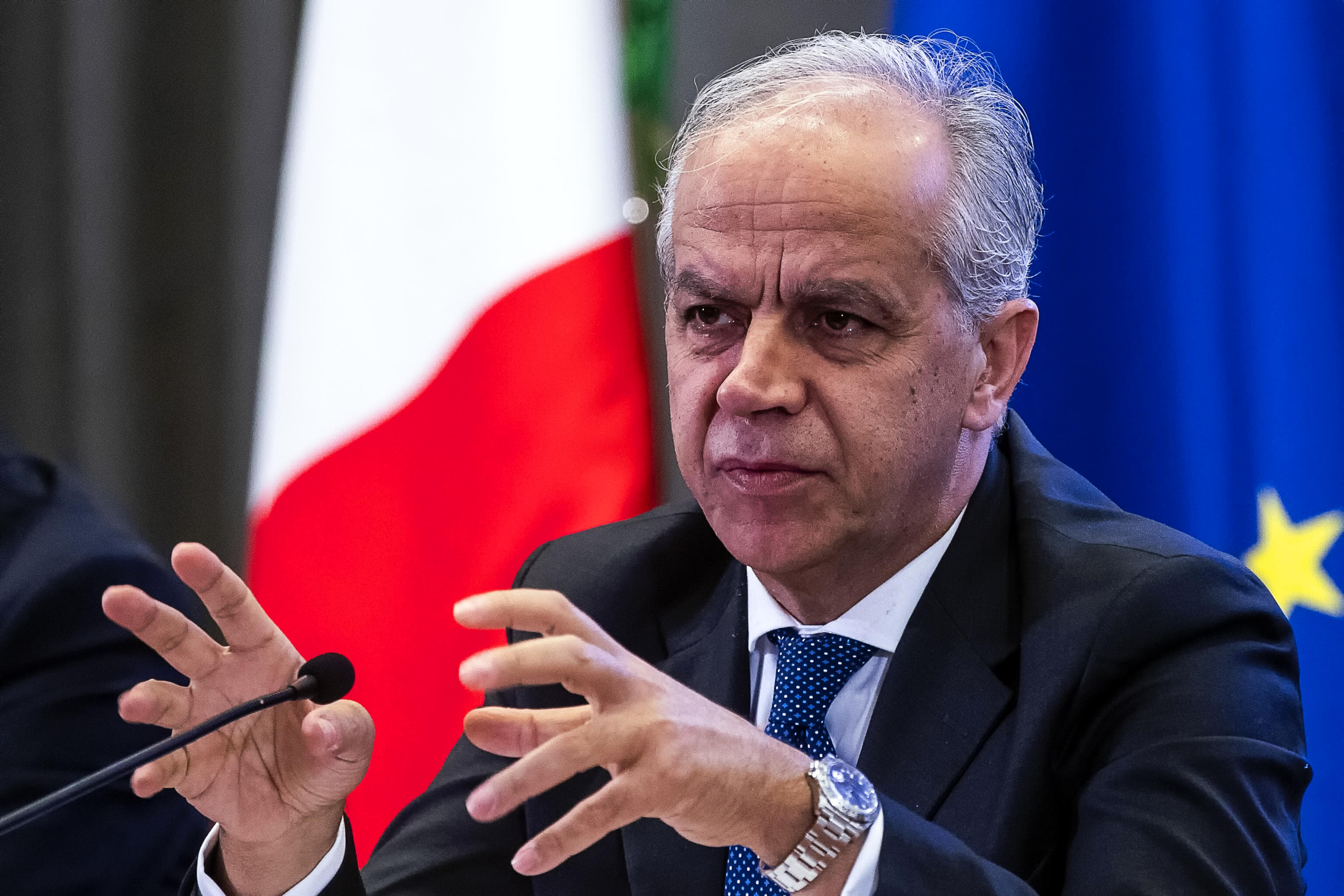 SCONTRI PAGANESE-CASERTANA. Il ministro Piantedosi: “Sanzioni severe per i 2 club”