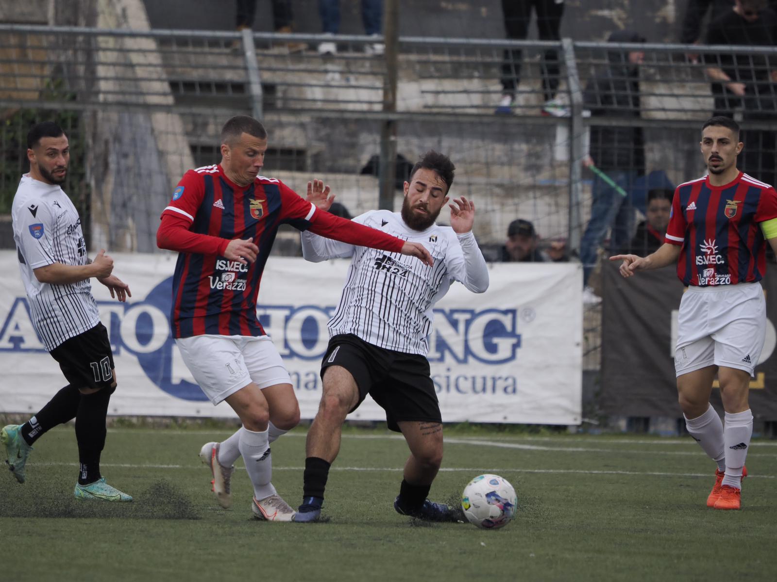 VITTORIA E SORPASSO NEL DERBY. Tris al Villa Literno e la Maddalonese riparte con un successo