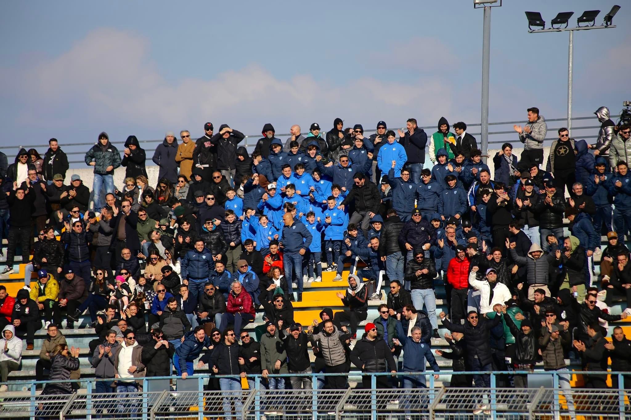 SPETTACOLO ALBANOVA. Lo “Scalzone” riapre gremito: poker al Casoria