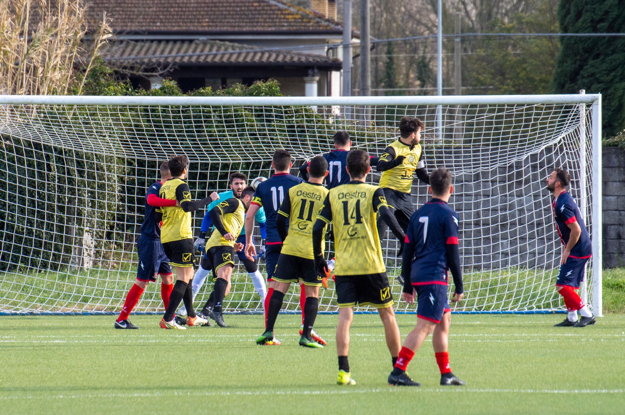 BAGARRE IN PRIMA CATEGORIA. 5 squadre in 4 punti: tutti sognano la Promozione