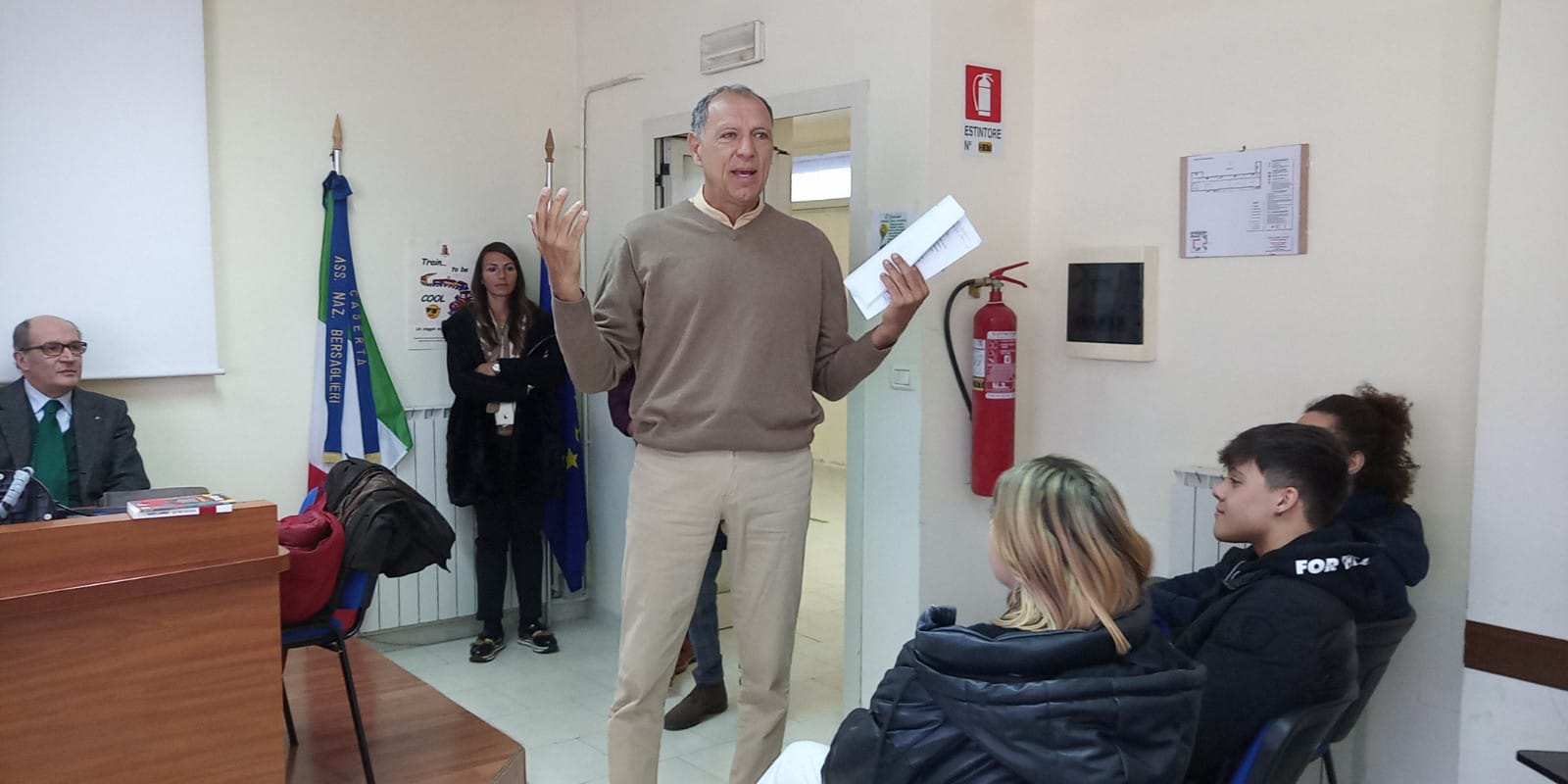 AMARCORD BIANCONERO TRA I BANCHI DI SCUOLA. Tato Lopez incontra gli studenti della ‘Giannone’