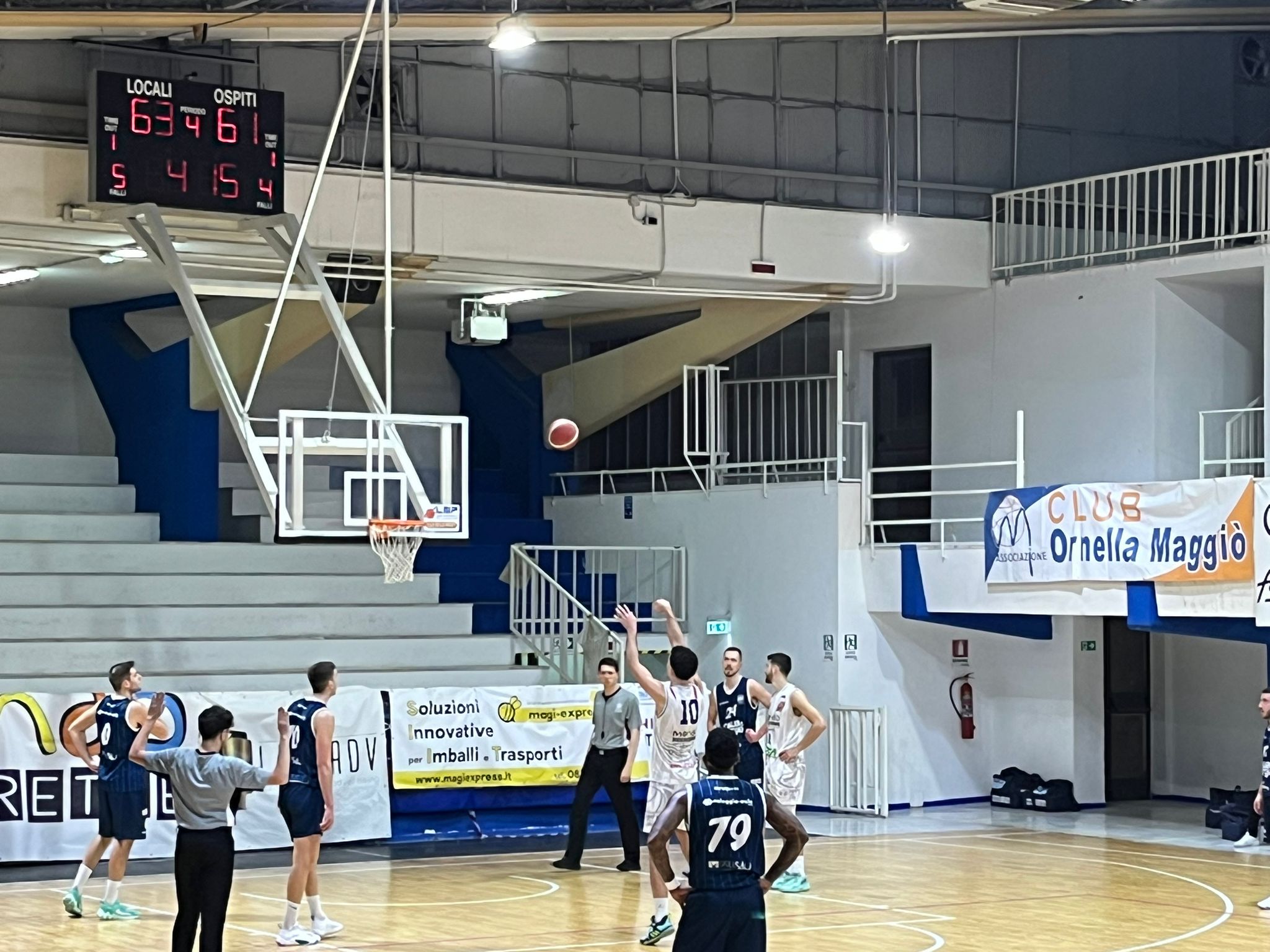 NELLA FASE AD OROLOGIO. Mondo Camerette One Team Basket Caserta doma Benevento
