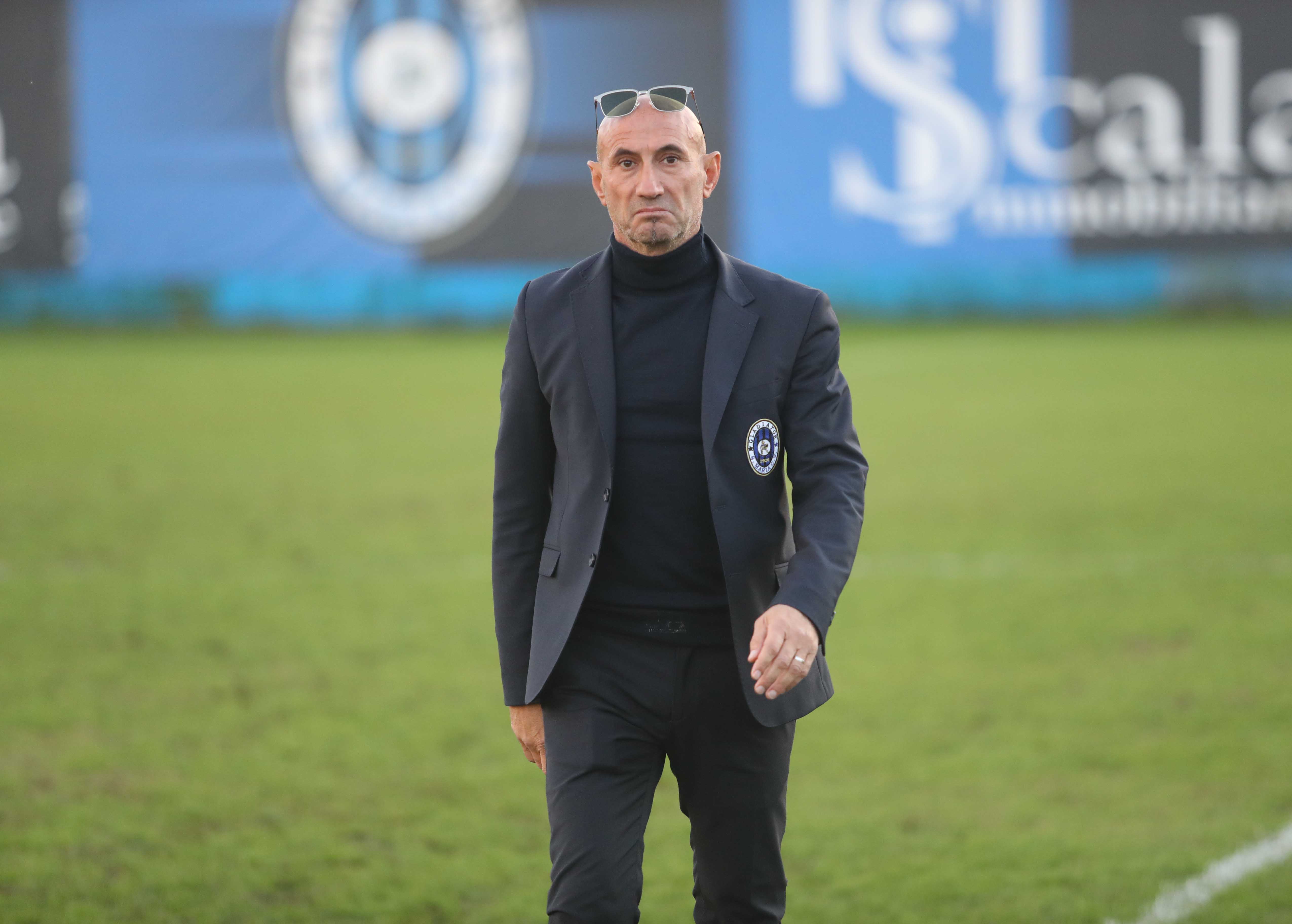 CLAMOROSA DEBACLE INTERNA. Gladiator ancora sconfitto, il ds Romano a muso duro: “Ci metto la faccio e chiedo scusa a città e tifosi. Ora i calciatori…”