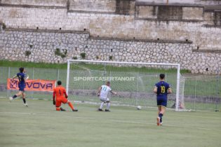 Il goal di Napoletano, foto Armando Serpe 