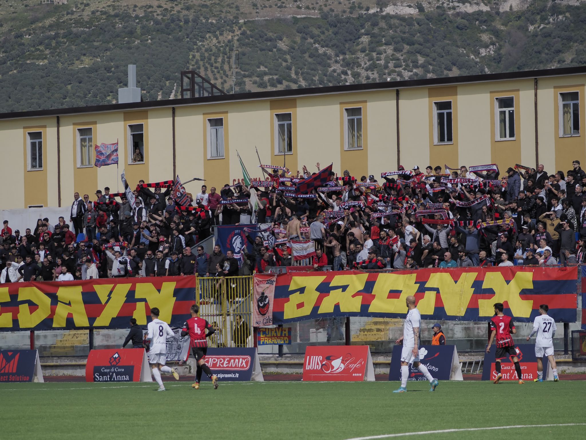 ROSSOBLU’ TRAVOLGENTI. Casertana stratosferica, Sorrento piegato al Pinto. La fotogallery del successo rossoblù