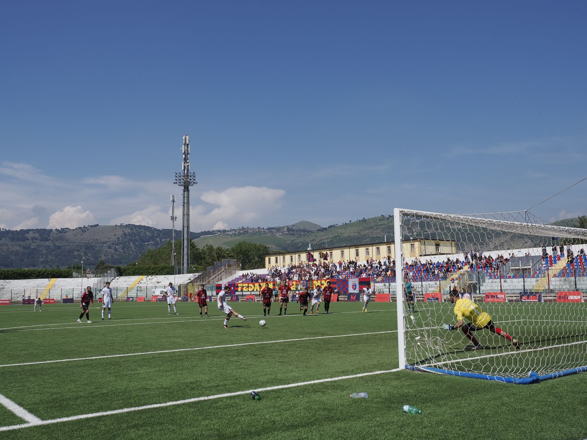 GLADIATOR SALVO. Al ‘Piccirillo’ è festa per due: i nerazzurri restano in D