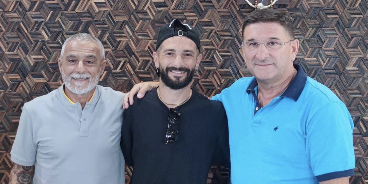 MONDRAGONE, SQUADRONE PER LA PRIMA. Insigne ciliegina sulla torta