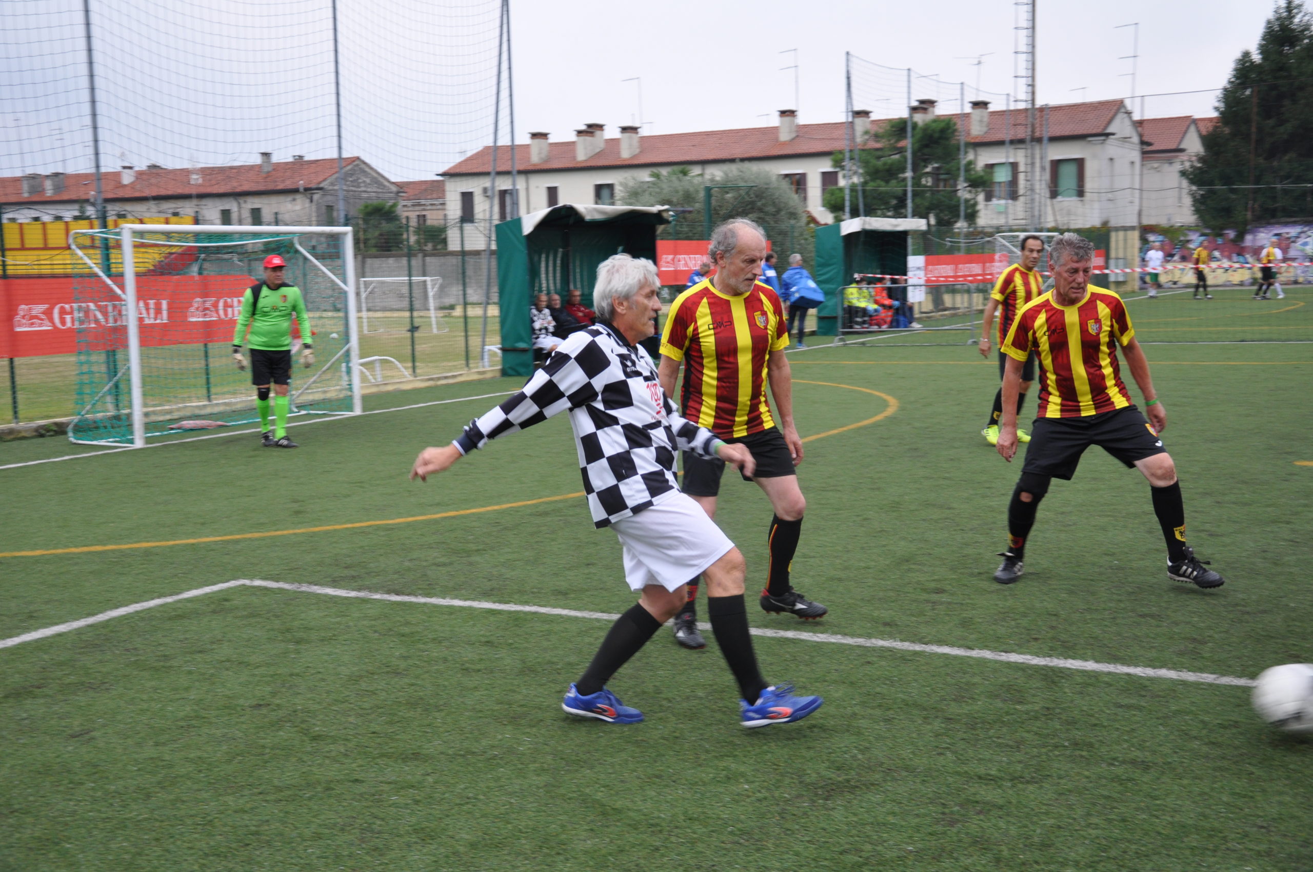 CALCIO CAMMINATO. Over 50 e 60 in Inghilterra a caccia del titolo mondiale