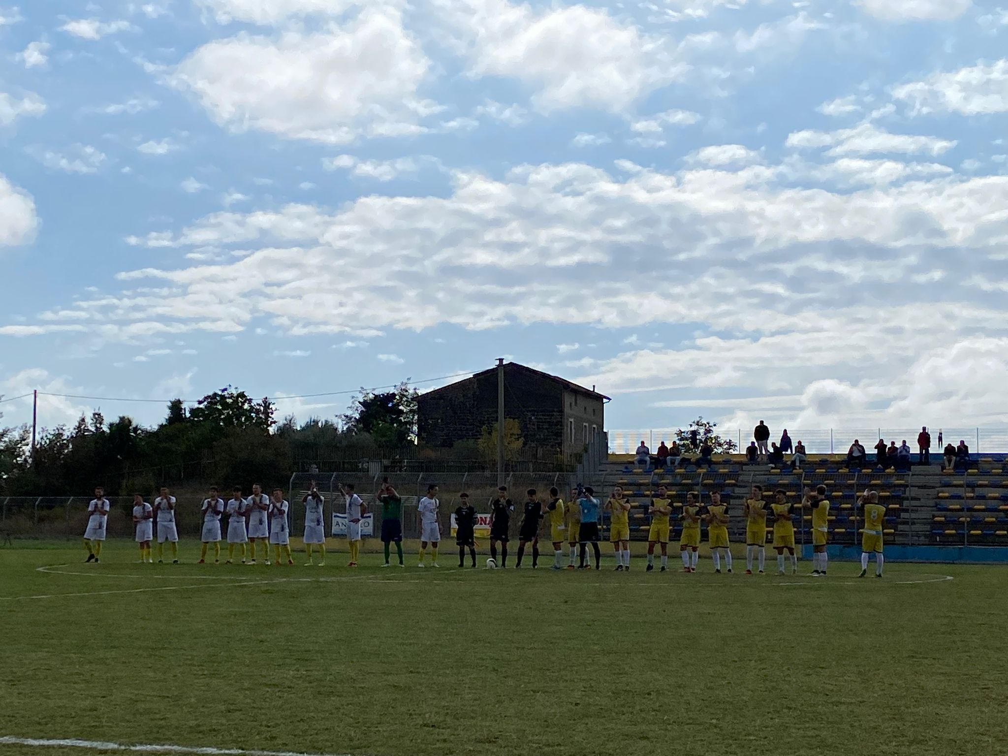 IL CASAL DI PRINCIPE BEFFA LA SESSANA AL “PRASSINO”. Gialloblù ripresi allo scadere dai casalesi