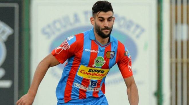 LA CASERTANA SISTEMA LA DIFESA. Arriva un ex Crotone per mister Cangelosi