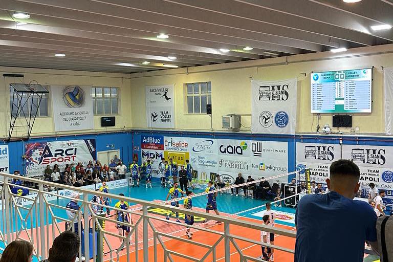 Debutto amaro per il Volley Marcianise, il derby sorride alla QuantWare Napoli