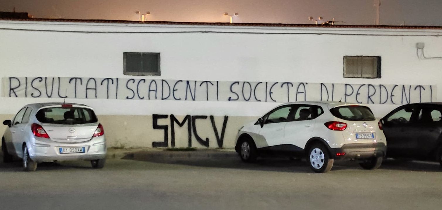 GLADIATOR, AVVIO DELUDENTE. Duro striscione contro il club per i risultati negativi
