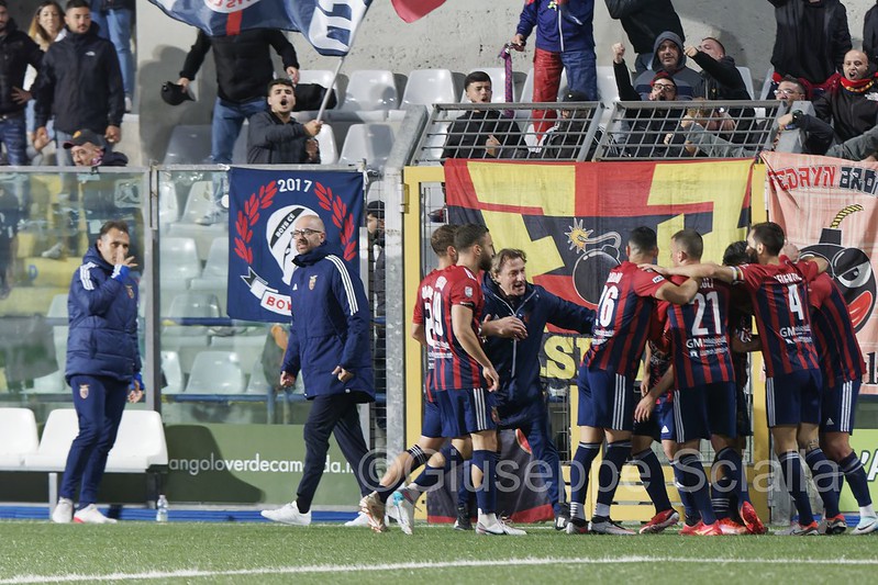 LA CORSA DEL DS. Degli Esposti sprigiona la tensione al goal di Montalto: Casertana unita