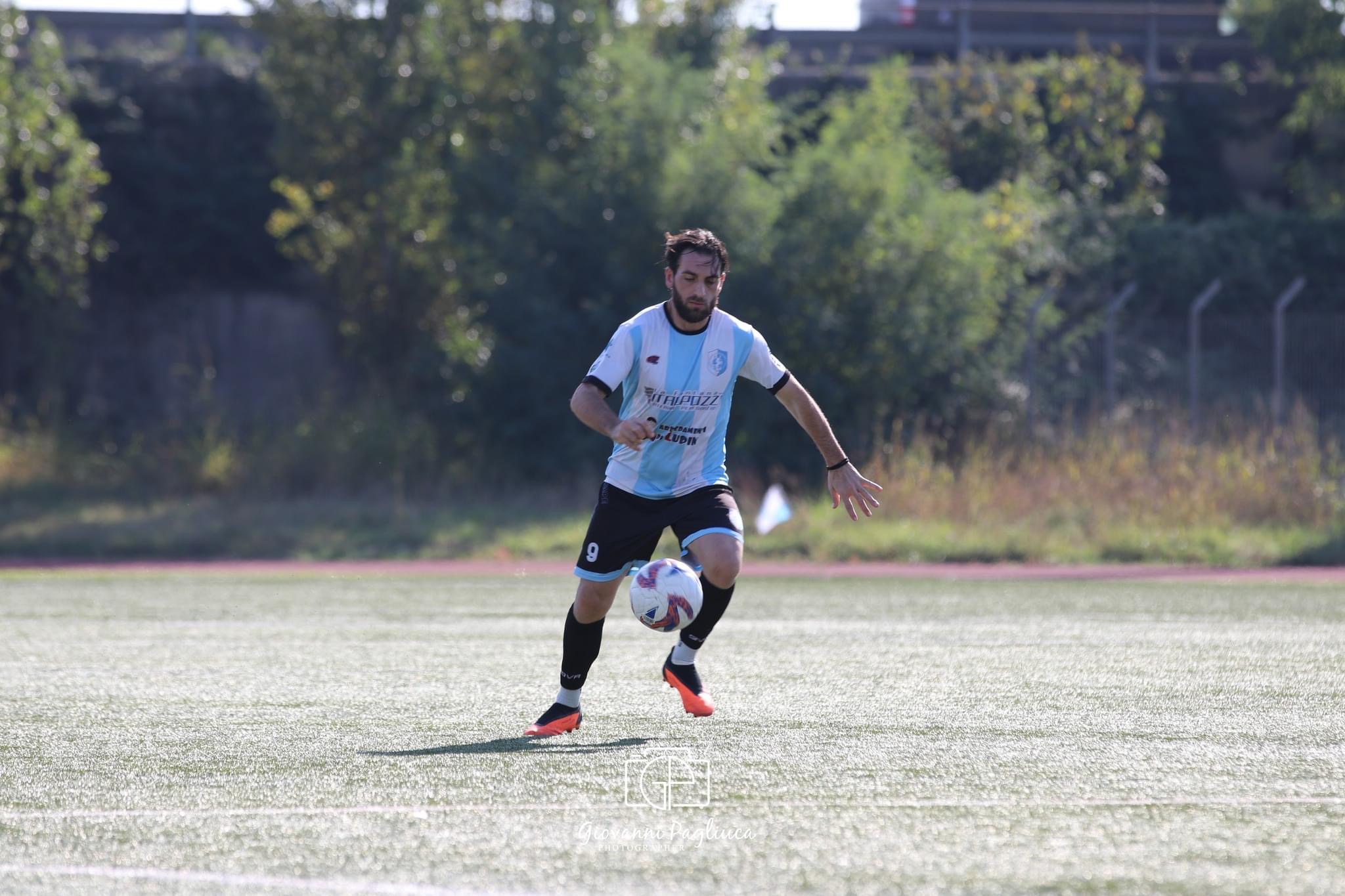 IL CASAL DI PRINCIPE 81033 FERMA LA CAPOLISTA. Pari ricco di goal con la Neapolis