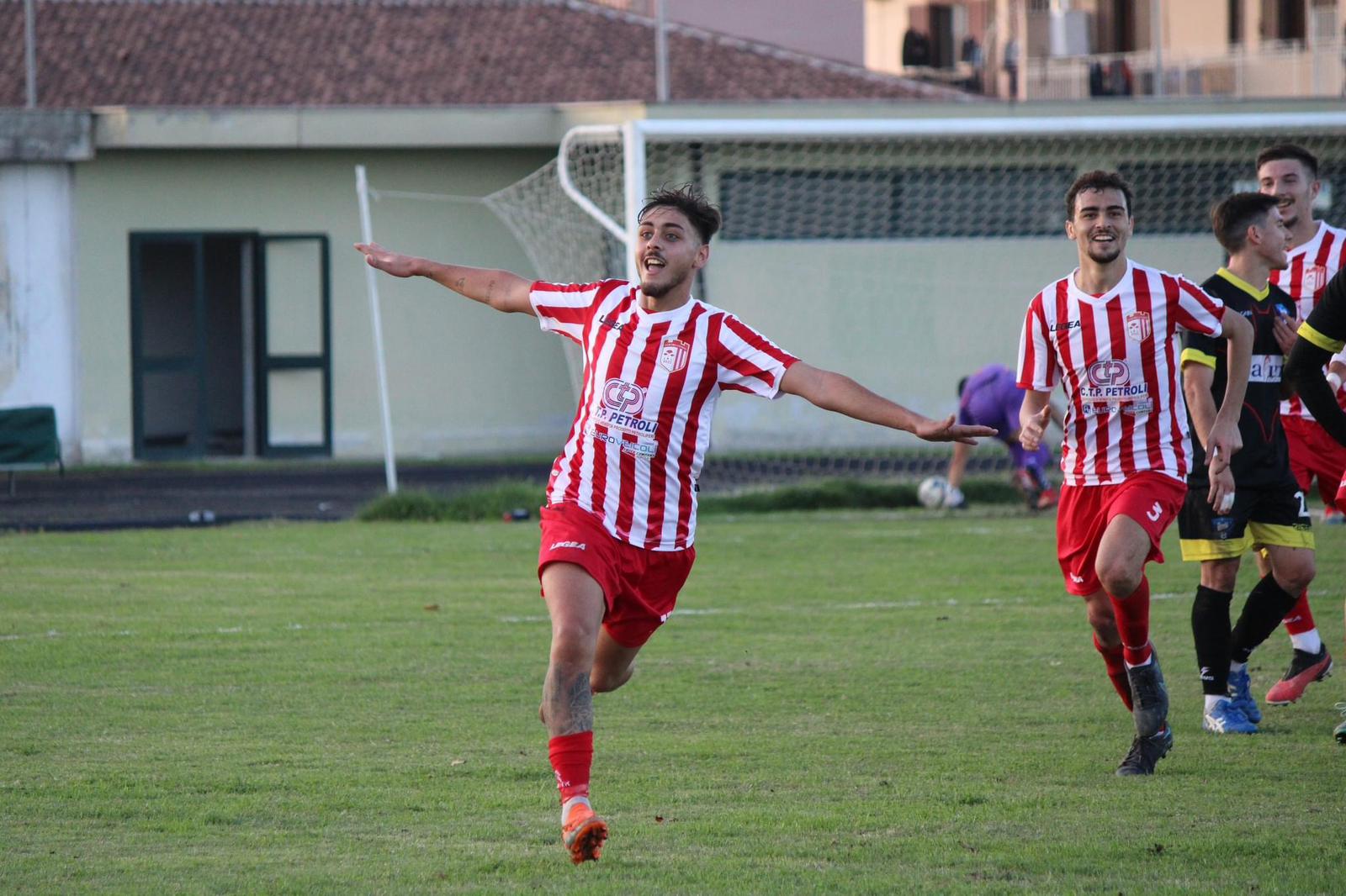 VILLA LITERNO, CHE MEDIA GOAL PER GAROFANO. Il baby bomber: “Tripletta? Voglio arrivare in alto. Mi ispiro a …