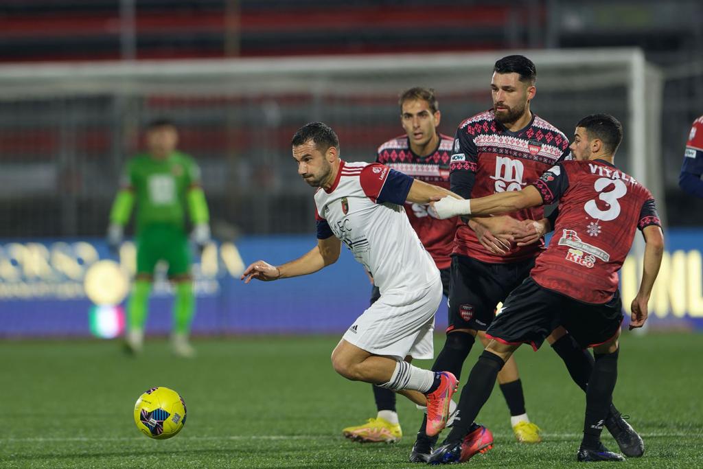 LA CASERTANA CHIUDE IL GIRONE DI ANDATA AL SECONDO POSTO. Il Sorrento riacciuffa la Casertana nella ripresa