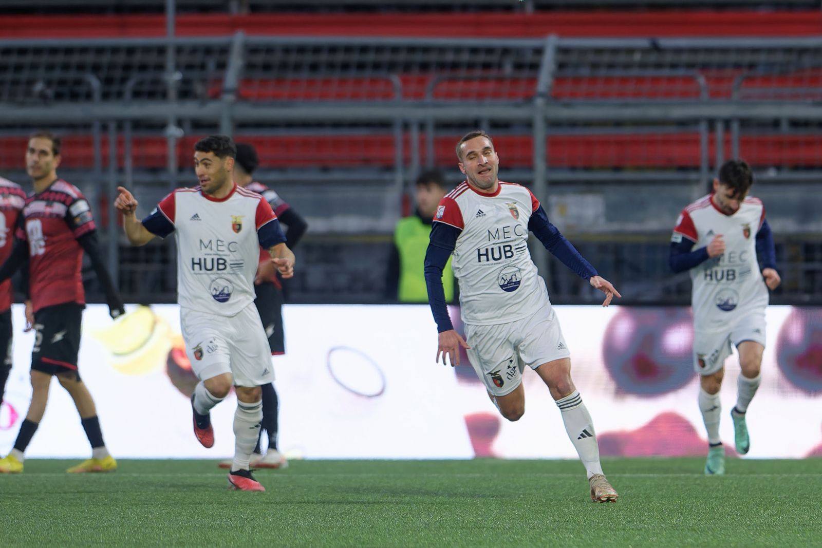 BICCHIERE MEZZO PIENO. La Casertana raggiunta dal Sorrento, ma si allunga la striscia positiva. La fotogallery dell’incontro