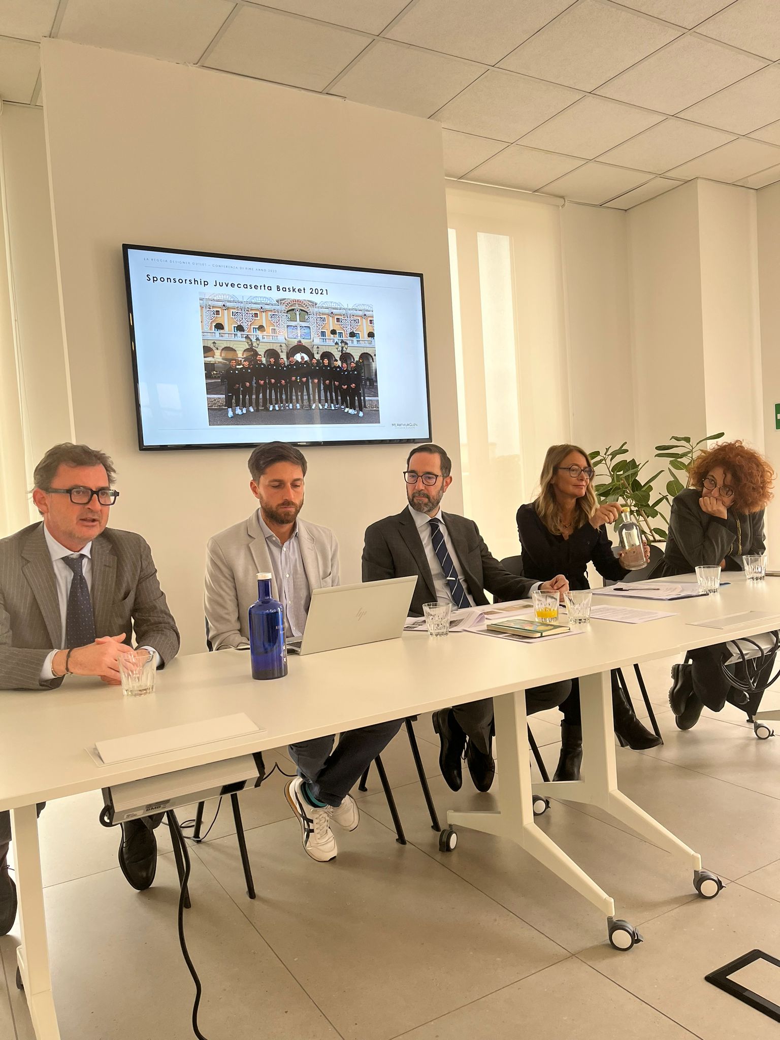 La Juvecaserta alla conferenza stampa di fine anno della Reggia Outlet: “Bianconeri uno dei simboli principali di Caserta”