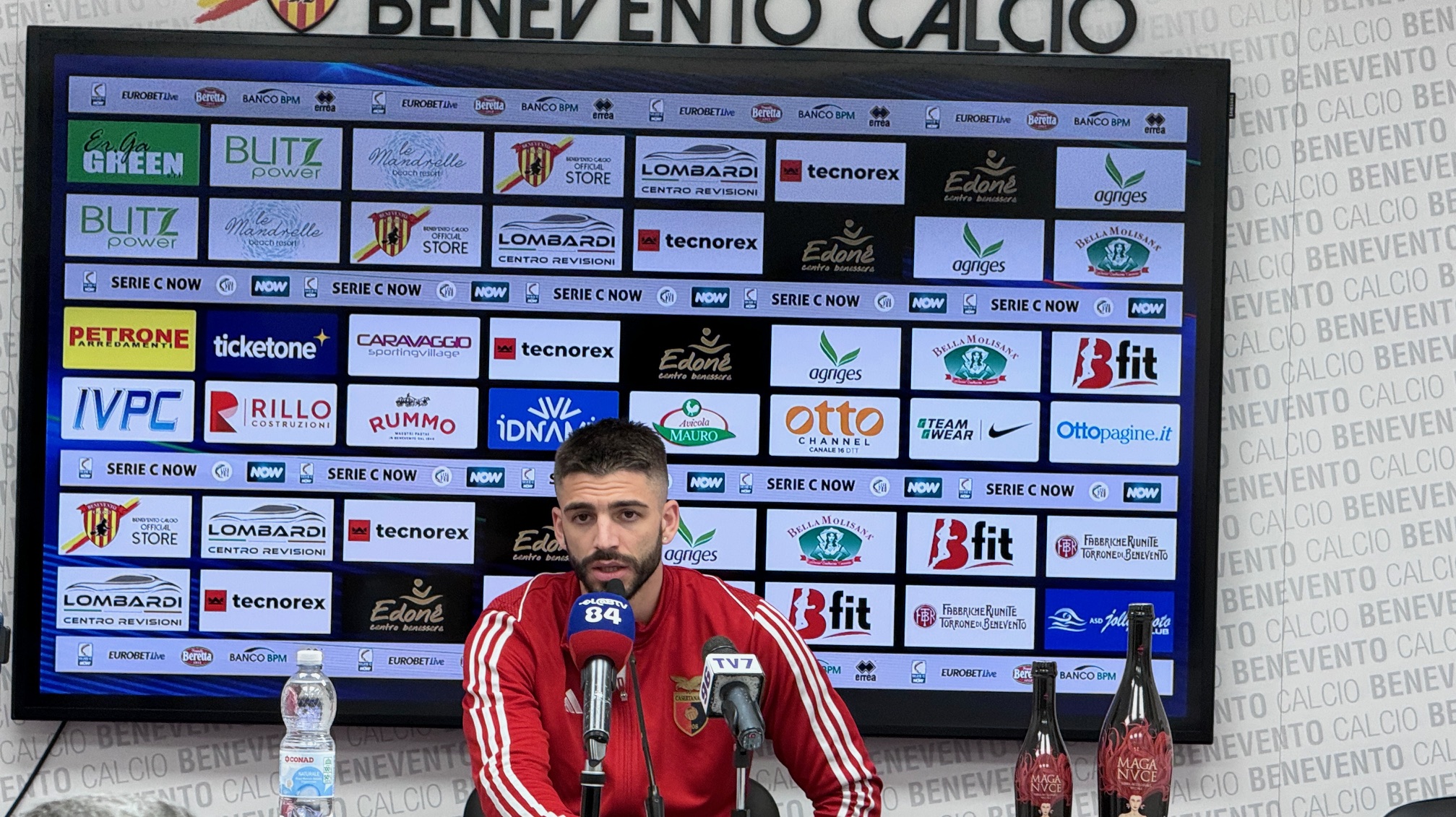 Anastasio avverte la concorrenza: “Alziamo l’asticella, la Casertana non mollerà fino alla fine”