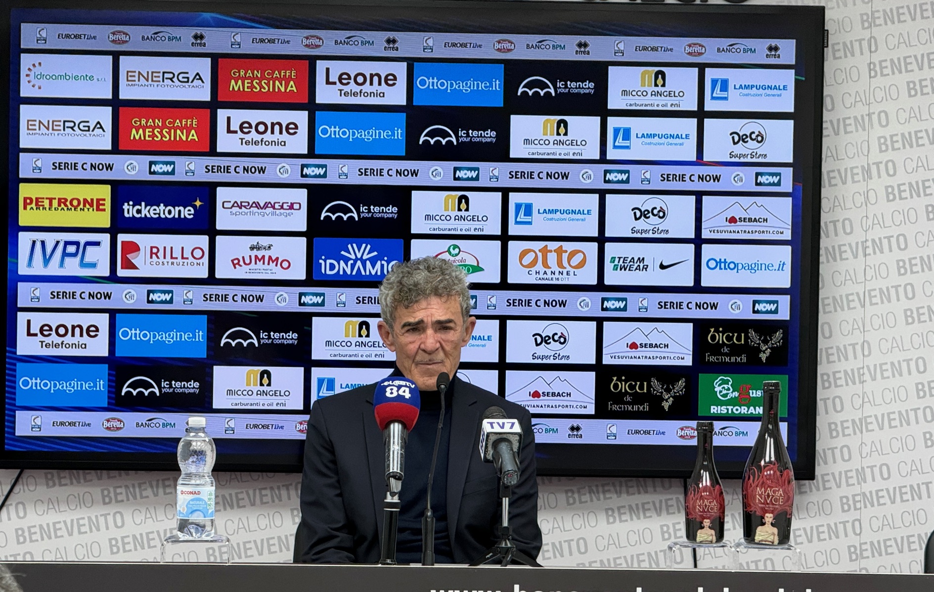 Il Benevento si prende il derby, Auteri: “Rigore inesistente. Mi aspettavo un’altra strategia della Casertana. Anche i falchetti per la corsa alla B”