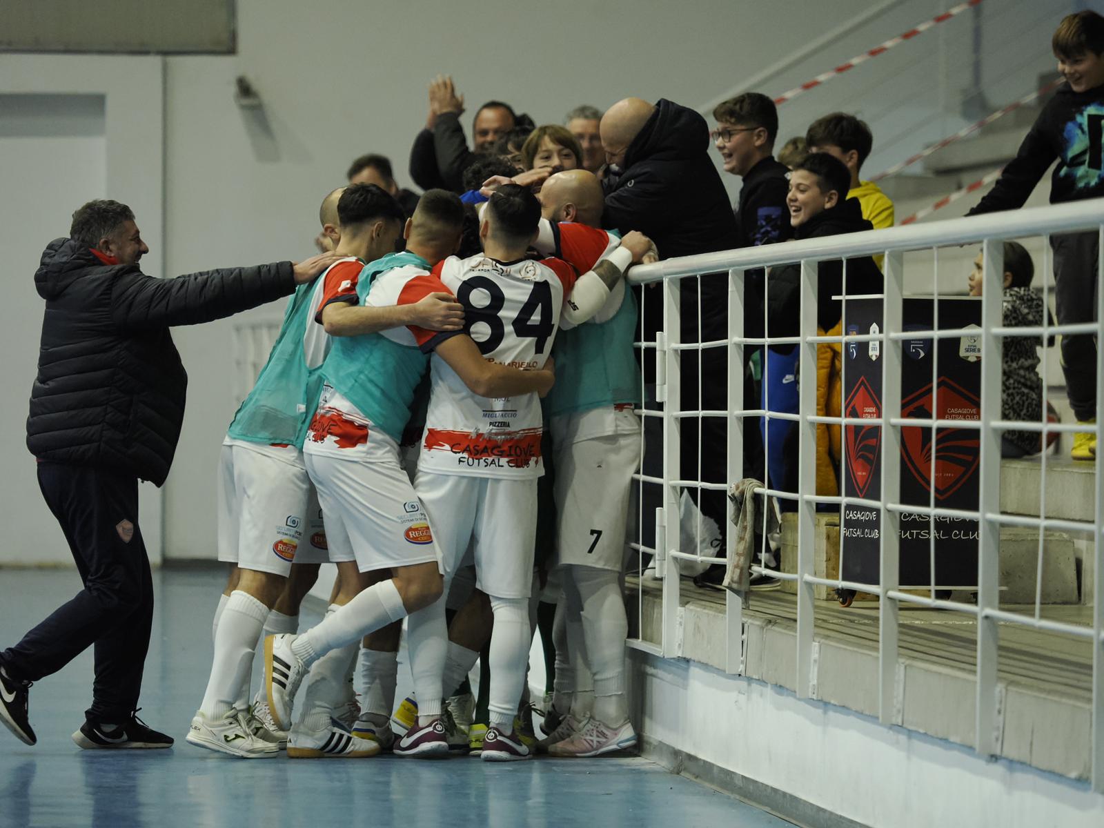 Tris all’Ischia, il Casagiove Futsal si prende il derby. La fotogallery dell’incontro