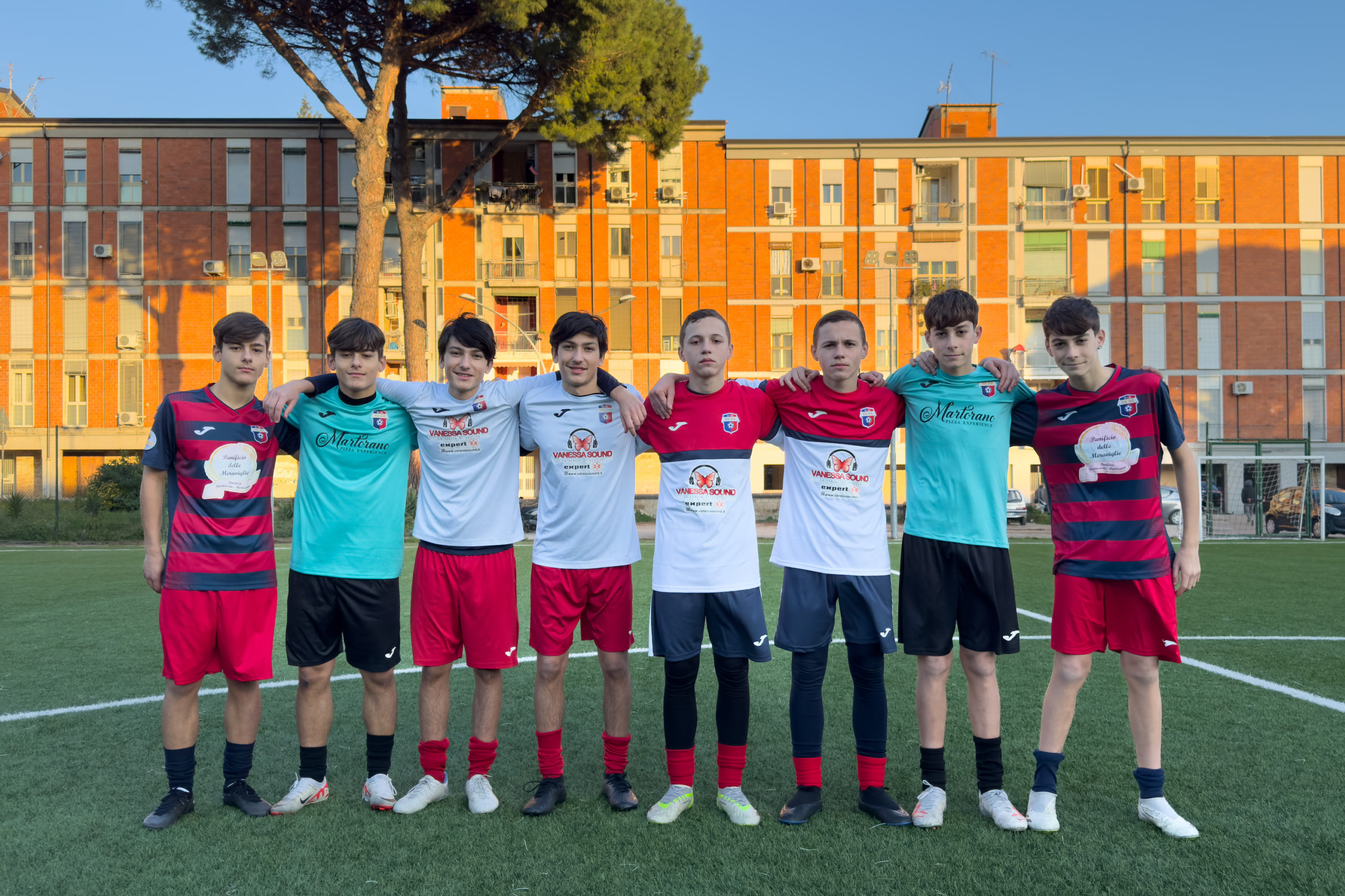 Nuovo record per una scuola calcio casertana: nell’under 17 giocano 8 gemelli!