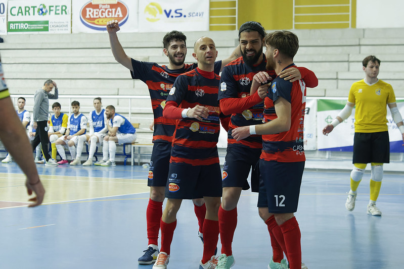 L'esultanza dei rossoblù (Foto Giuseppe Scialla)