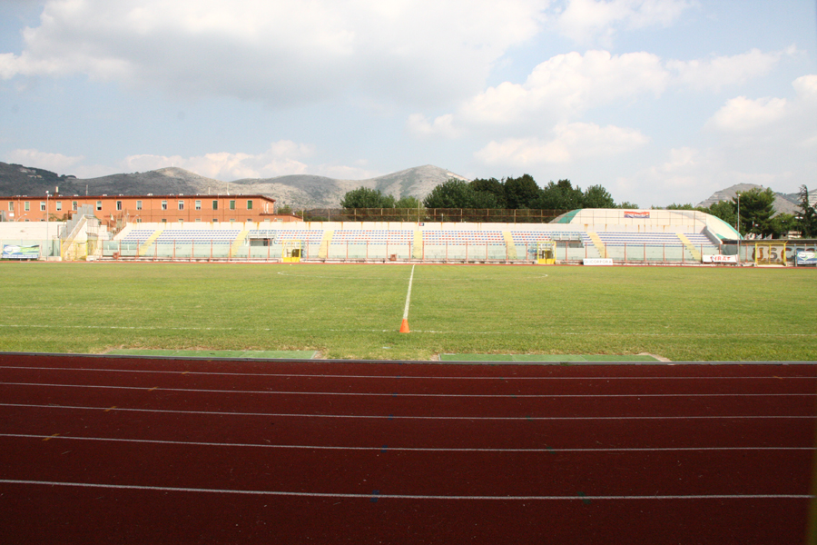 LA DECISIONE. Curva nord non ancora agibile: i distinti diventano il nuovo settore ospiti dello stadio Pinto?
