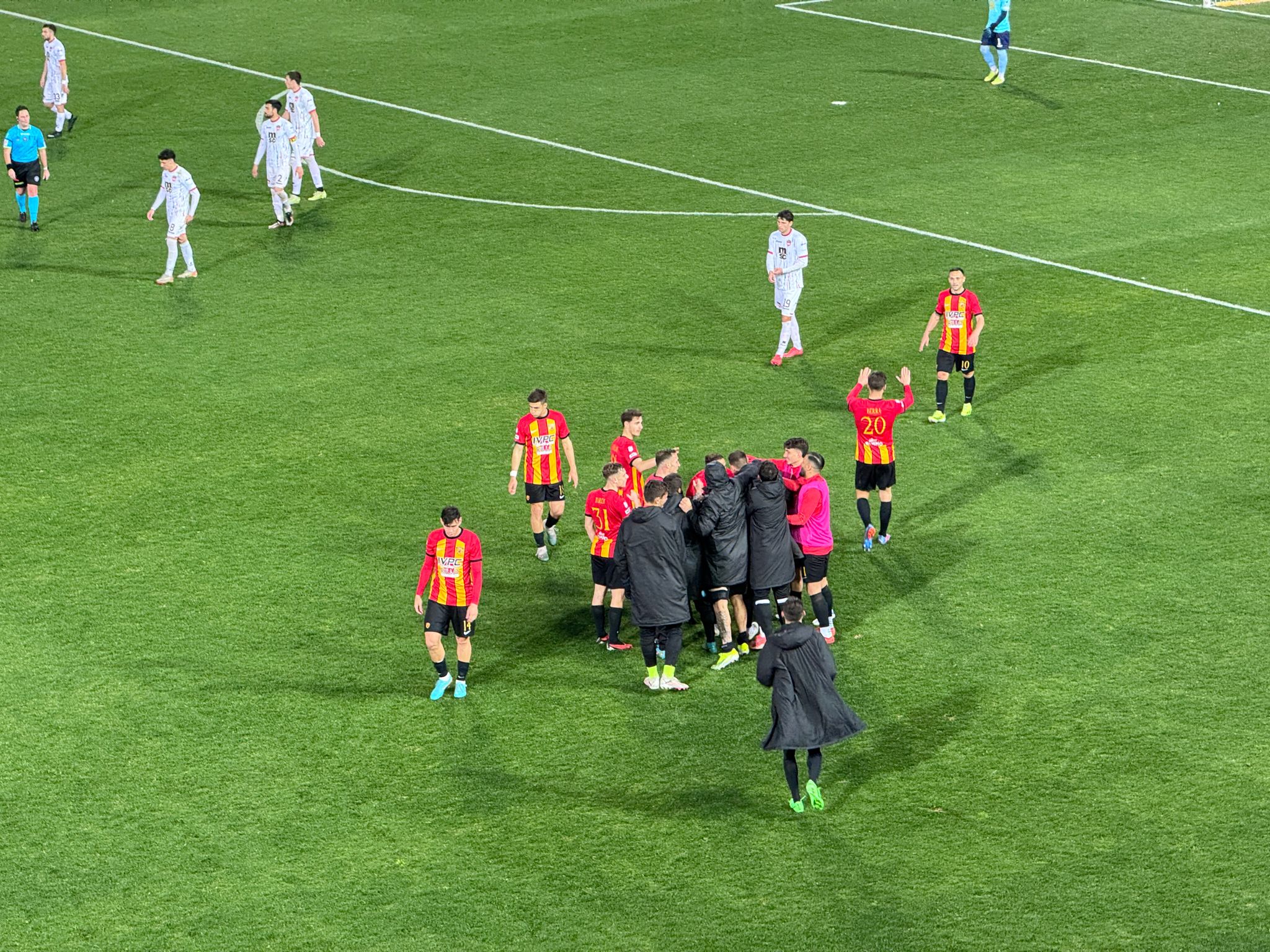 CLASSIFICA E RISULTATI. Il Benevento balza al secondo posto ma la Juve Stabia non molla. Silvestro fa volare il Foggia