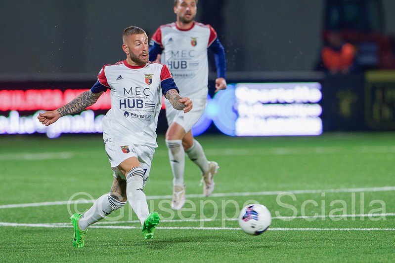 CASERTANA RIMONTATA. Col Giugliano finisce in parità, la fotogallery dell’incontro