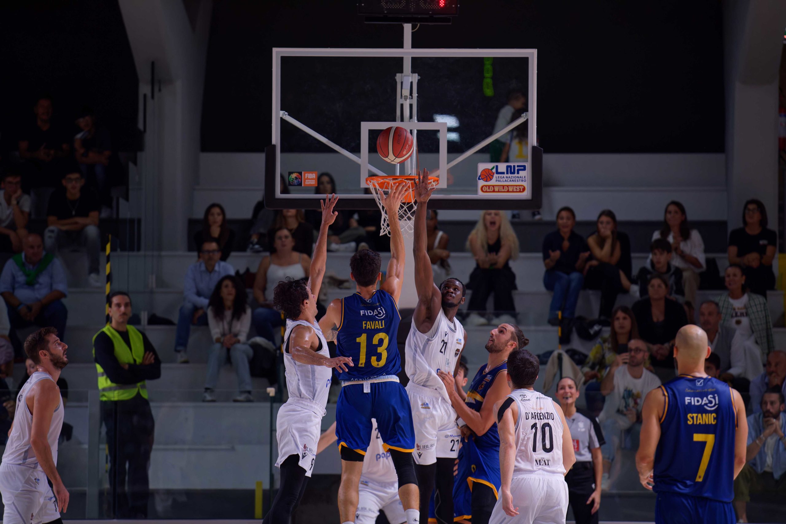 La Juvecaserta si arrende nel derby casalingo contro Salerno, la fotogallery