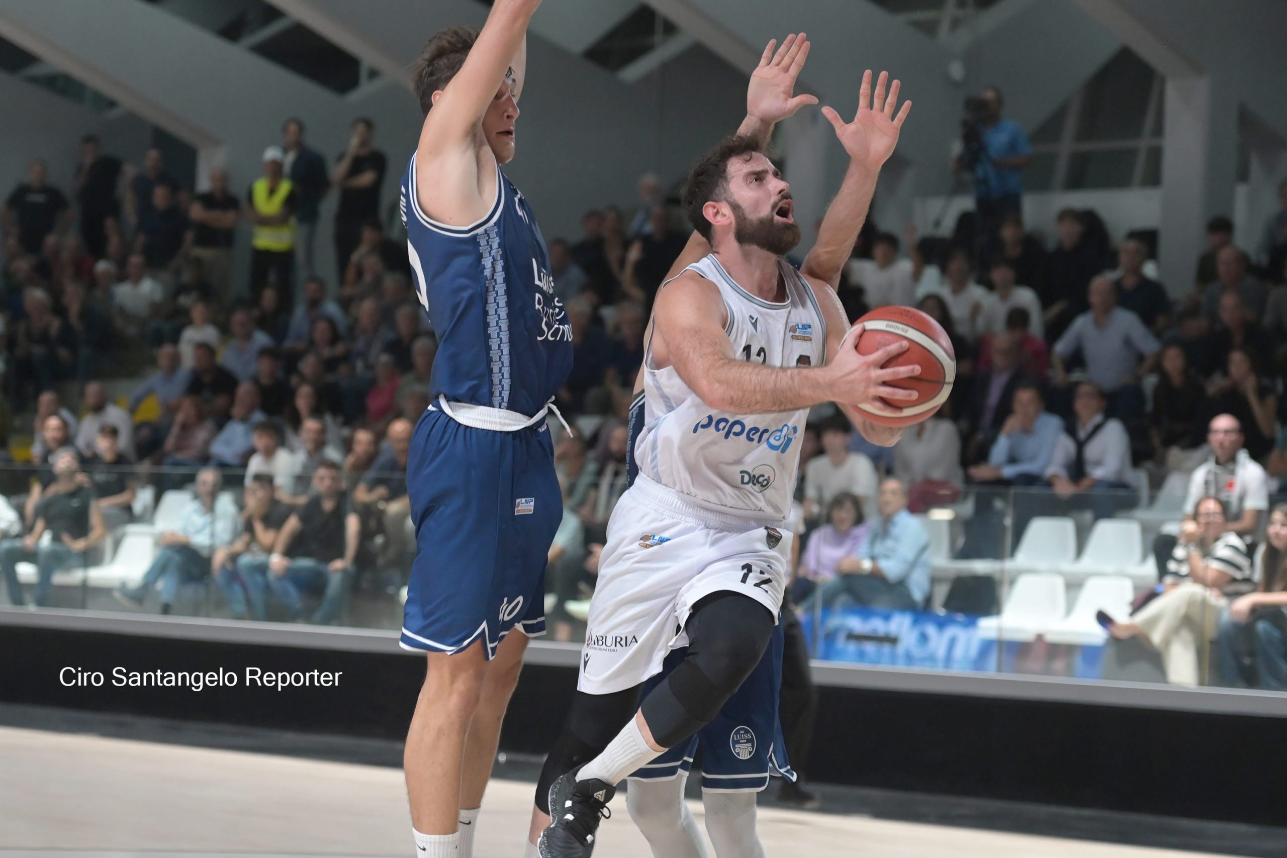 BIANCONERI A PICCO. Non bastano sprazzi di Juve, la Luiss Roma fa il colpo al Palapiccolo