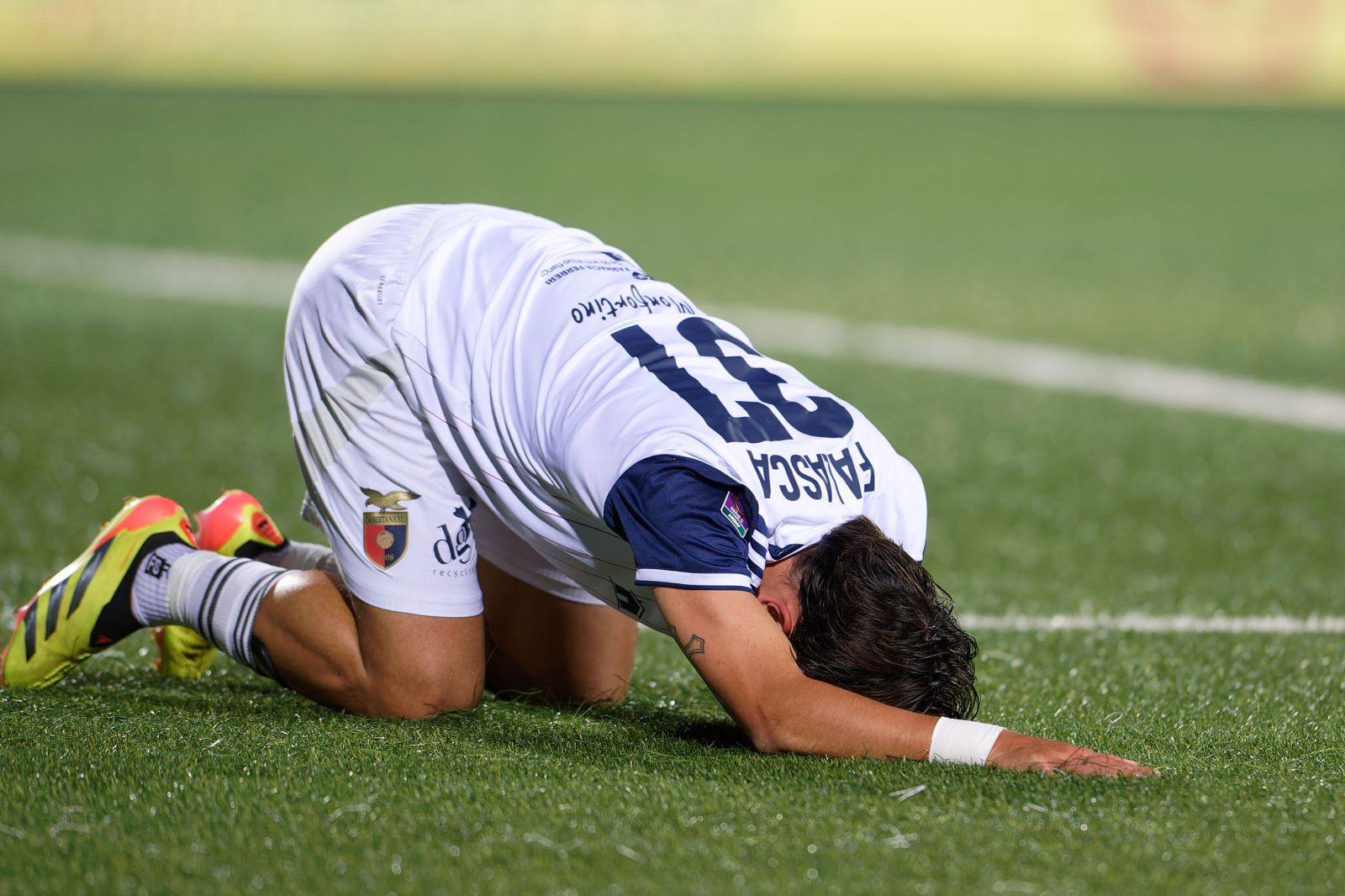 Un’orribile Casertana ne prende cinque ad Avellino, la fotogallery dell’incontro