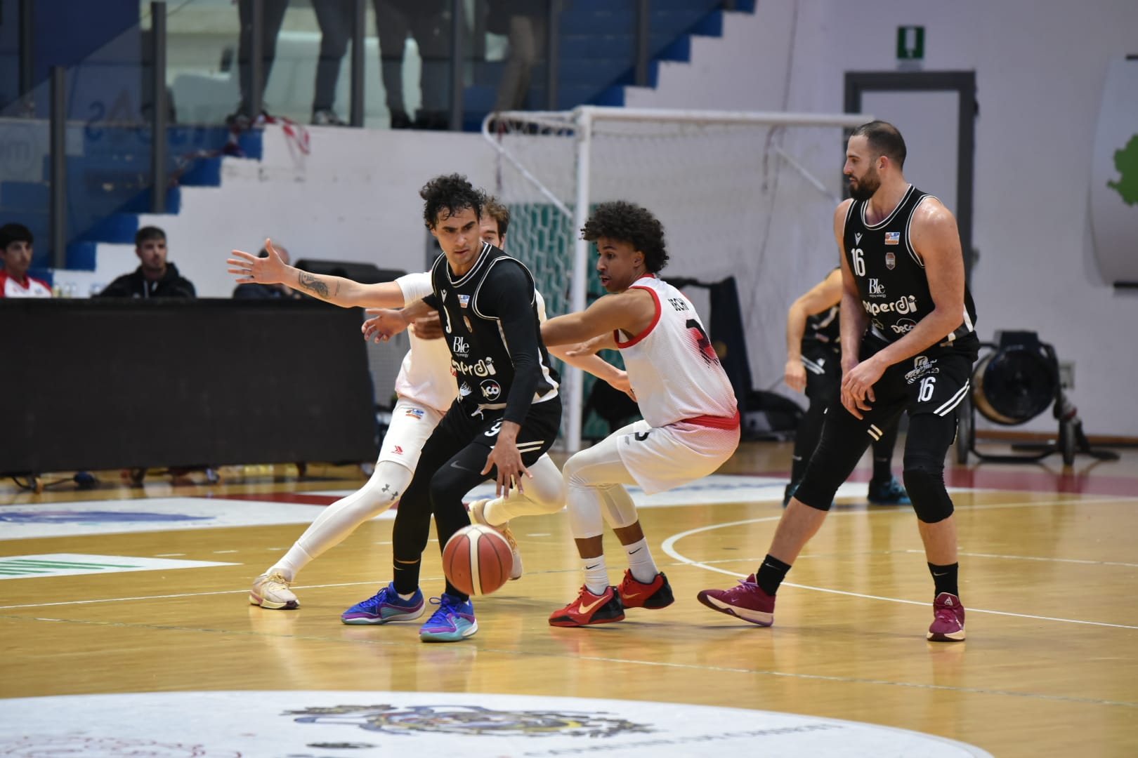 EXPLOIT BIANCONERO. La Paperdì Juvecaserta domina a Chieti e porta a casa la terza vittoria di fila